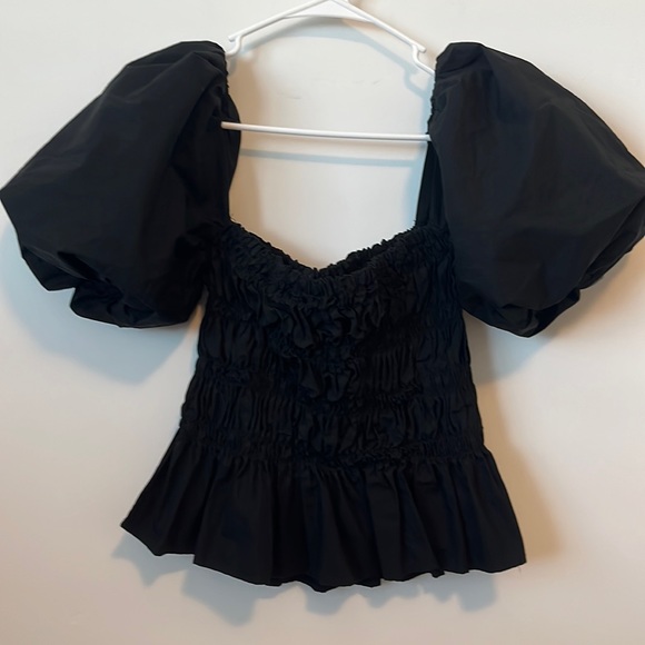 Astr the Label Black Puff Sleeve Cinched Elastic Black Top Size: M - Picture 3 of 5